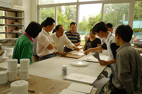 中山地區(qū)部分經(jīng)銷商應邀來廠參觀指導及技術交流